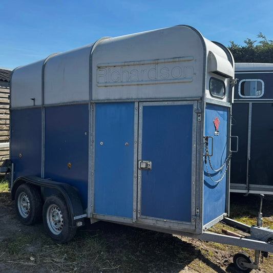 2002 Richardson Supreme Trailer